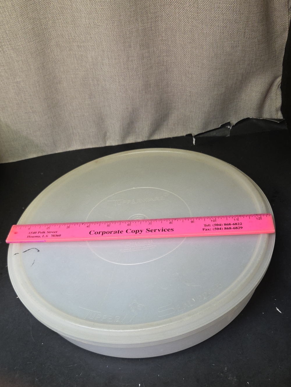 4 Tupperware Containers - Picture 10 of 11